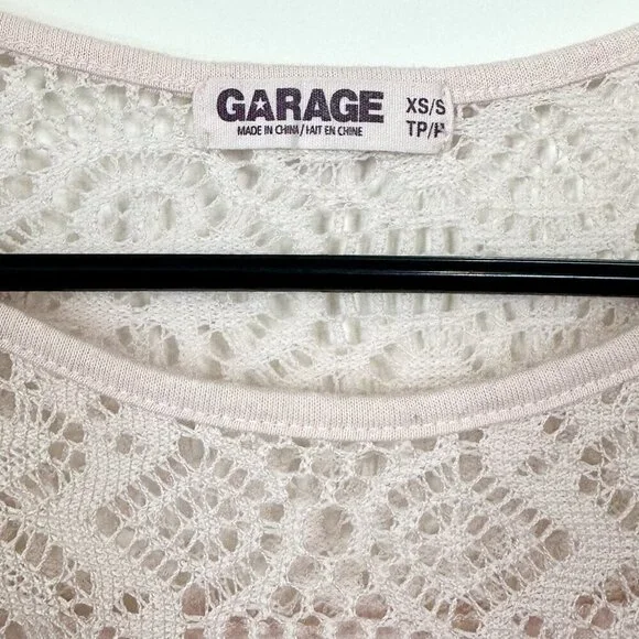 Garage Lightweight Dusty Light Pink Lace Shoulder Top - Size: XS - Picture 3 of 6